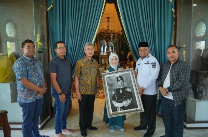 Wabup Syamsurizal Perkenalkan Pesona Negeri Istana kepada Komisaris Bank Mandiri