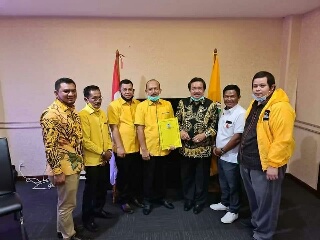 Golkar Keluarkan SK untuk Empat Paslon di Pilkada Riau
