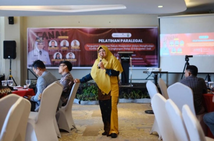 Pemkab Siak Gandeng Jikalahari Latih 50 Penghulu Kampung Hadapi Konflik Agraria dan Lingkungan Hidup