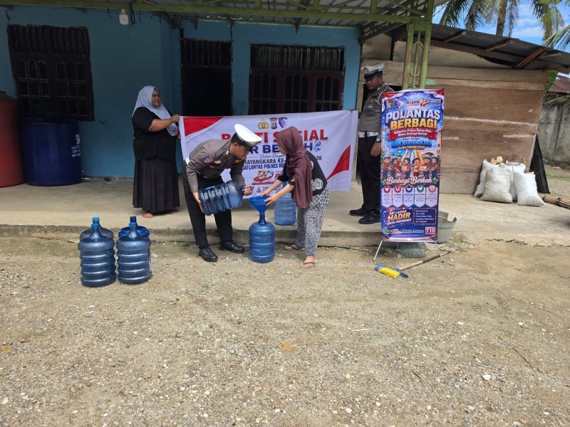 Dari Pasar hingga Pelosok, Kepedulian Polda Riau Mengalir di Hari Bhayangkara ke-80