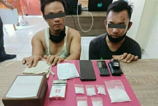 Dua Orang Diamankan Pelres Siak di Jalan Lintas Perawang-Siak Terkait Narkoba