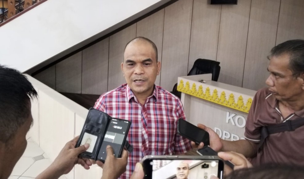 Digaji Rakyat, Ketua DPRD Riau Ingatkan Anggota Disiplin dan Aktif di Rapat