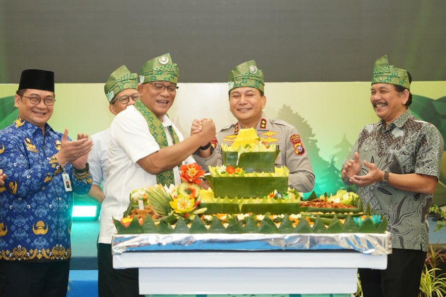 Menteri Lingkungan Hidup Dorong Green Policing Polda Riau Jadi Model Nasional