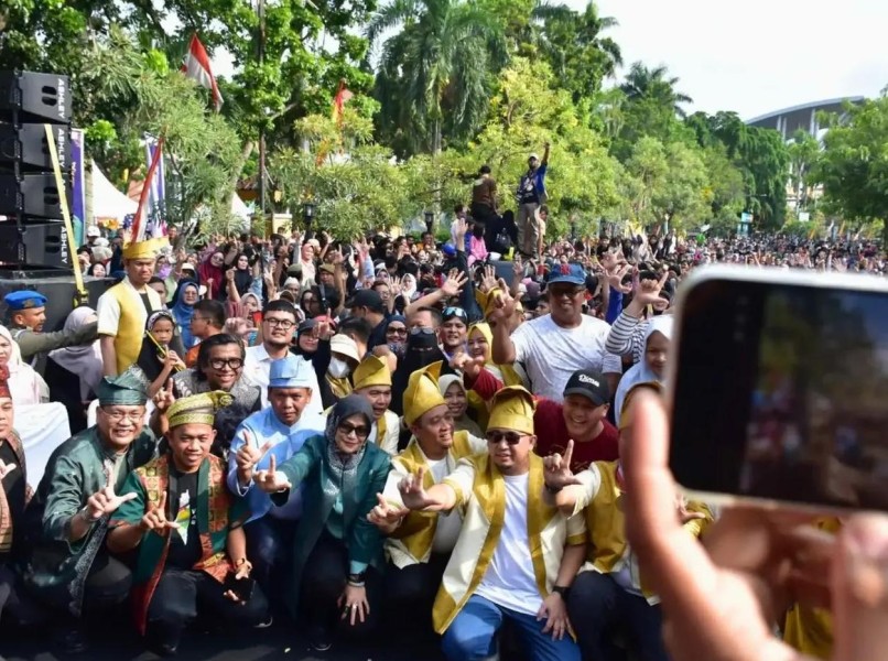 Ketua DPRD Pekanbaru M Isa Lahamid Hadiri Penobatan Rekor MURI di Momen Hari Jadi ke-242 Pekanbaru