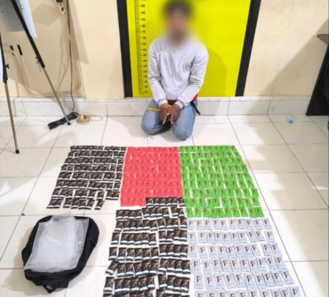 Polda Riau Gagalkan Peredaran Ratusan Cartridge Etomidate di Pekanbaru