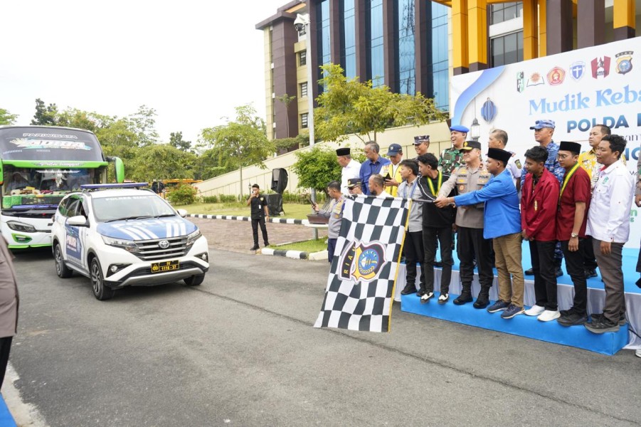 Polda Riau Lepas Ratusan Pemudik, Mudik Kebangsaan Menuju Sumbar dan Sumut Berlangsung Lancar