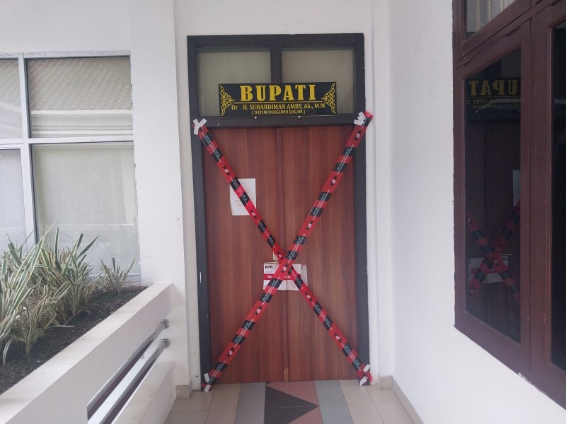 Misteri Operasi KPK di Kuansing, Bupati dan Tiga Orang Lainnya Diterbangkan ke Jakarta