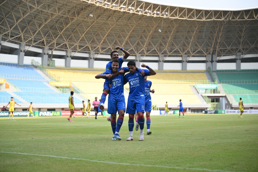 PSPS Pekanbaru Pecah Telur! Libas Sriwijaya FC 6-0 di Stadion Patriot Chandrabaga