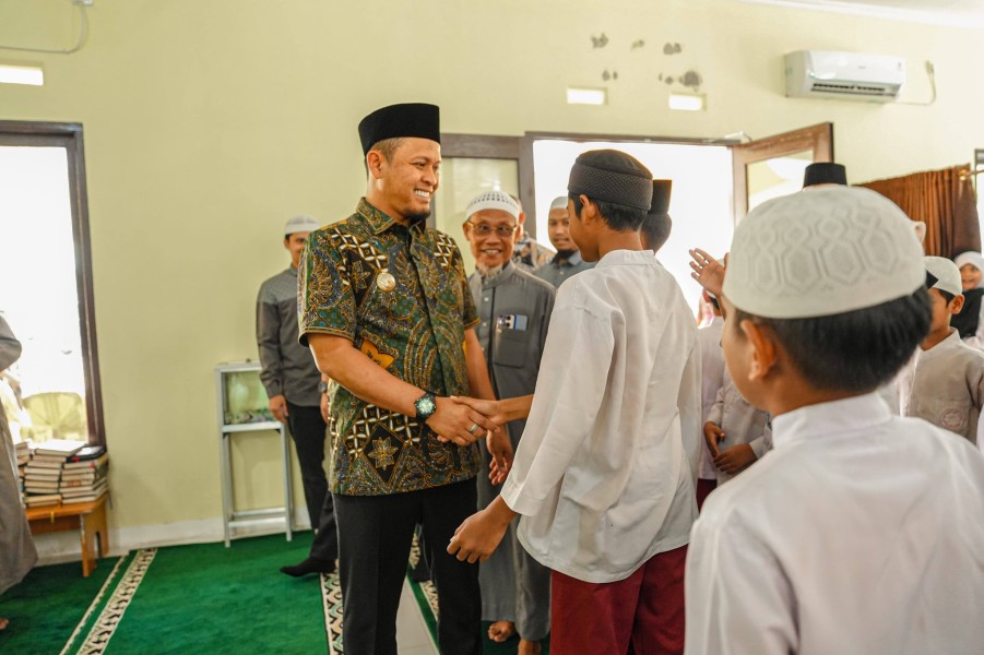 Jadi Pusat Ibadah dan Pendidikan Masyarakat, Wako Agung Resmikan Masjid Abid Sulthan