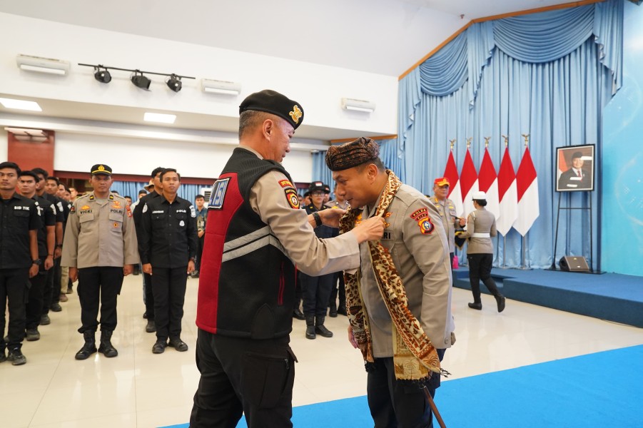 Saluak dan Selendang Persaudaraan, Tanda Terima Kasih Masyarakat Palembayan untuk Kapolda Riau