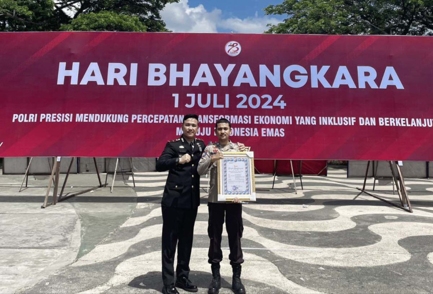 HUT Bhayangkara ke 78, Bhabinkamtibmas Polsek LBJ Inhu Raih Penghargaan