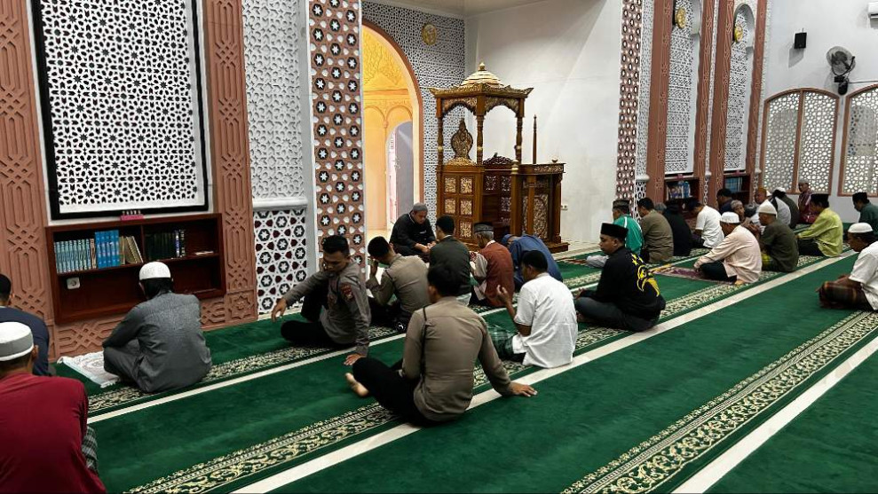 Shalat Subuh Berjamaah, Polres Kuansing Ajak Jamaah Masjid Sukseskan Pilkada 2024