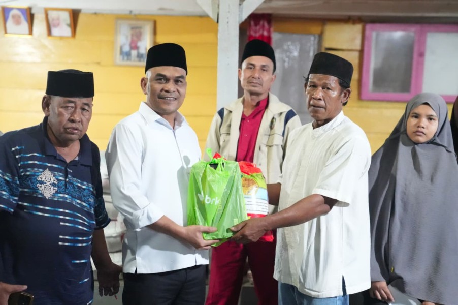 Kaderismanto Salurkan Ratusan Paket Sembako dan Santunan Yatim