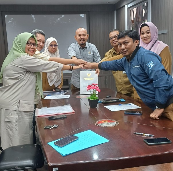 Mediasi Sengketa Informasi Disdik Riau dan Zonny Hundri Capai Kesepakatan