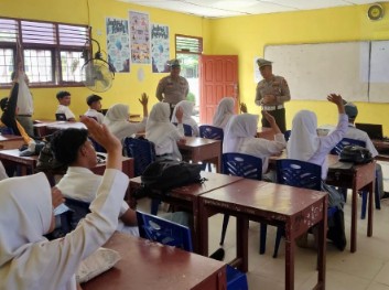 Polsek Tandun Sambangi Sekolah Ajak Pelajar Tidak Terprovokasi Berita Hoax Pilkada 2024