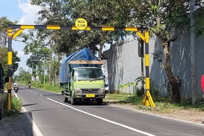 DPRD Riau Godok Aturan Pemasangan Portal di Jalan Provinsi Riau, Ini Tujuannya