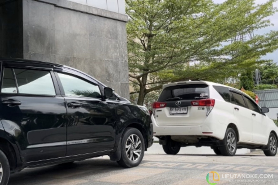 Suasana Kantor PU Riau Mencekam, KPK Geledah Ruangan Kadis