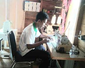 Kisah Inspiratif, Aris Penyandang Disabilitas Tetap Semangat