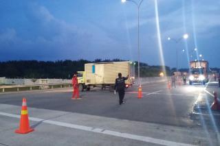 Tak Mau Ambil Resiko, PJR HK Usir Truck Masuk Tol Permai