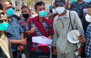 Pendemo Desak Kejaksaan Tuntaskan Kasus Dugaan Penyimpangan Dana di UIN Suska Riau 