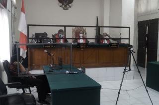 Dinyatakan Tidak Bersalah, Majelis Hakim Perintahkan JPU Bebaskan Syafri Harto dari Tahanan