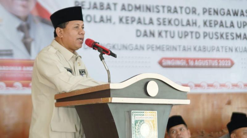 Bupati Suhardiman Minta Bidan Desa dan Puskesmas Lebih Proaktif Layani Masyarakat
