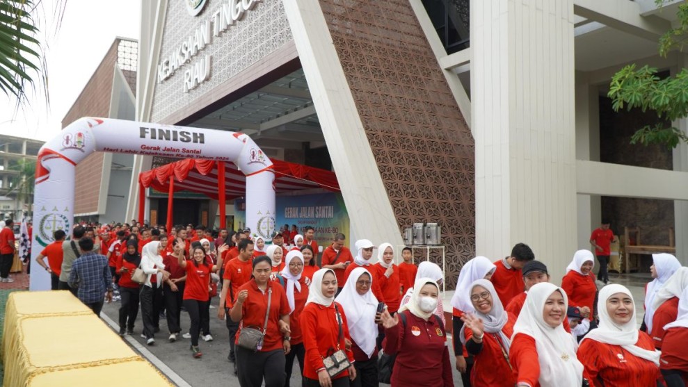 Sambut Hari Lahir Kejaksaan Ke- 80, Kejati Riau Gelar Jalan Santai dan Kejuaraan Taekwondo