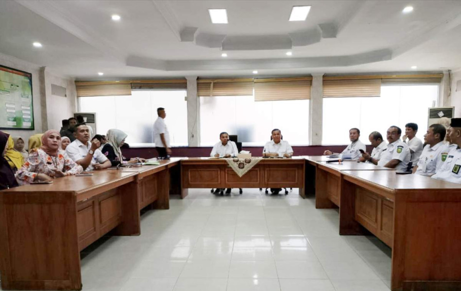 Gelar Rapat  dengan Diskes Riau, Gubri Wahid: Saya Ingin Dokter Berkunjung ke Rumah Warga