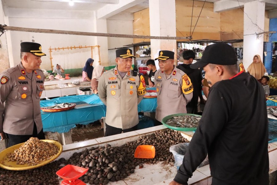 Kapolres Rohil Pantau Harga dan Stok Bahan Pokok