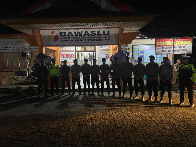Pengecekan Kantor Bawaslu Dilaksanakan Personil Patroli Gabungan Polres Kuansing Dalam Rangka OMP LK 2024
