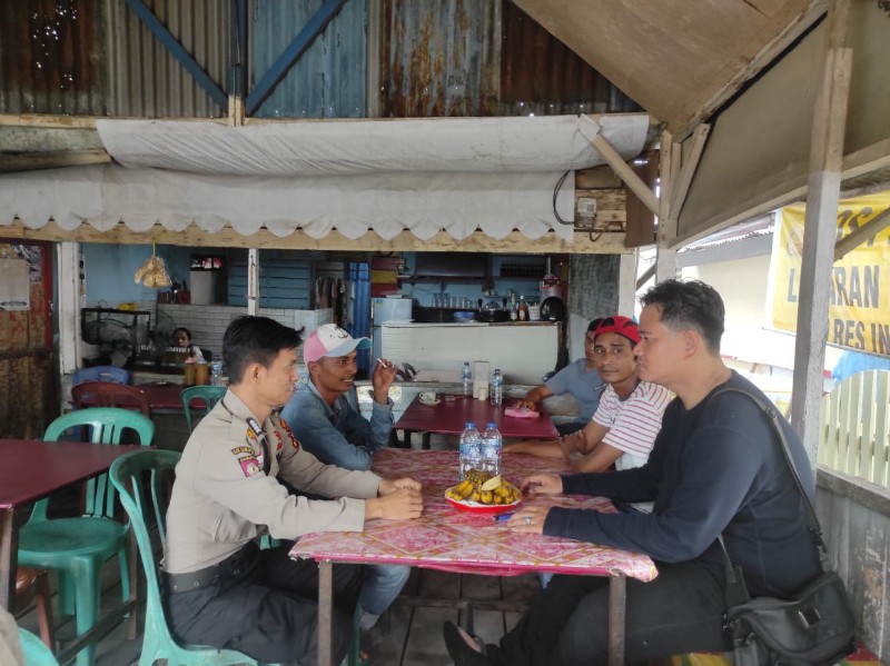 Sambangi Masyarakat Pelabuhan Pelindo, Ini Pesan Kapolsek kepada Masyarakat Wujudkan Pilkada Damai