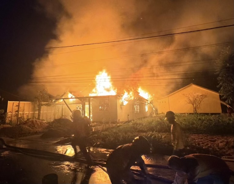 Sejumlah Bangunan di Kawasan Padat Penduduk Tembilahan Hangus Terbakar