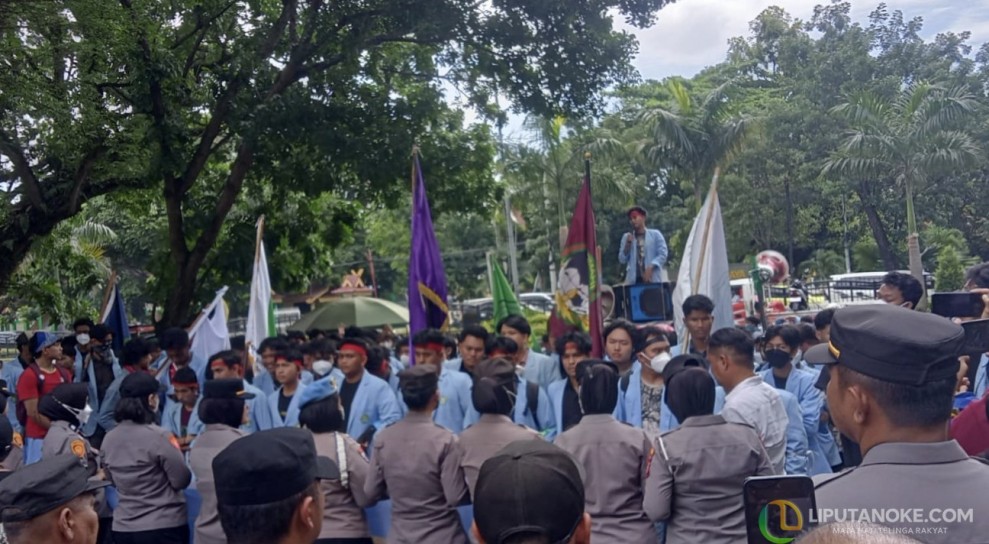 Mahasiswa Unri Demo di DPRD Riau, Desak Karhula Ditetapkan Bencana Nasional