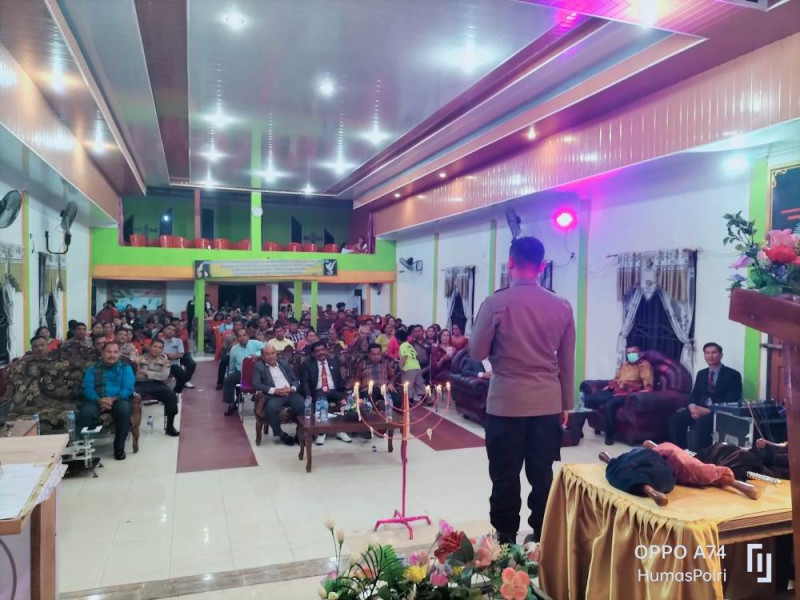 Cooling System Polsek Kandis Sambangi Jemaat Gereja Beri Pesan Pilkada Damai