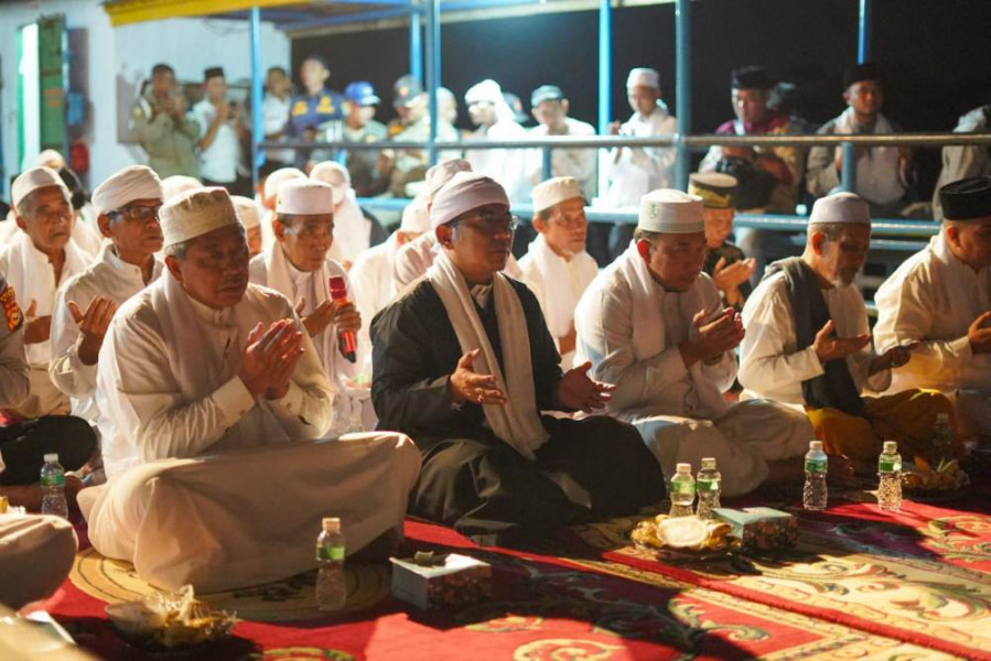 Ritual Ghatib Beghanyut Sebagai 'Pagar Diri', Bupati Siak: Harus  Dilestarikan
