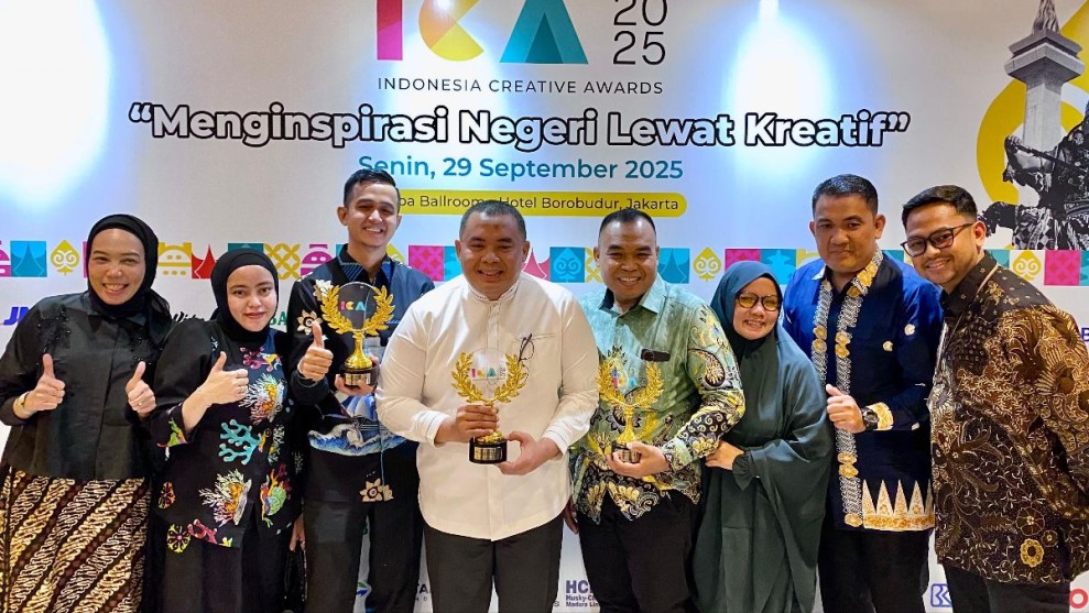 D'Sayur TPI dan Nafeesa Snack, UMKM Binaan BRK Syariah Raih Penghargaan Indonesia Creative Awards 2025