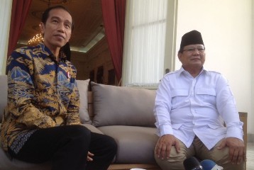 Jokowi-Prabowo Masih Teratas