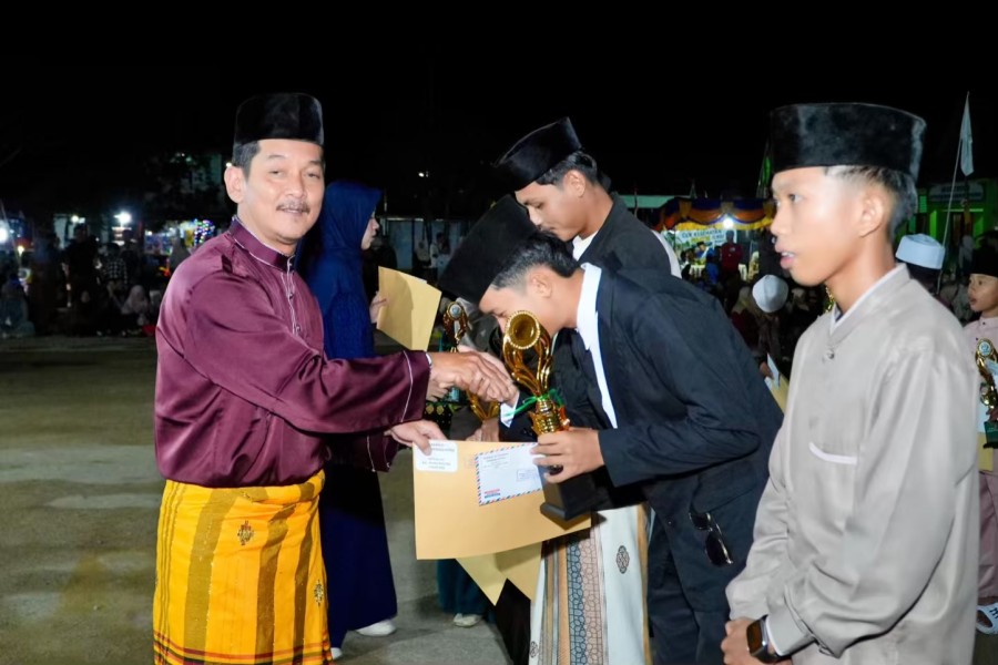 Kadis PMD Inhil Hadiri Penutupan MTQ ke-16 Tingkat Kecamatan Pulau Burung