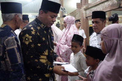  Suhardiman Antarkan 'Kue Pembangunan' Berupa RTH dan Perbaikan Jalan Untuk Kuantan Hilir