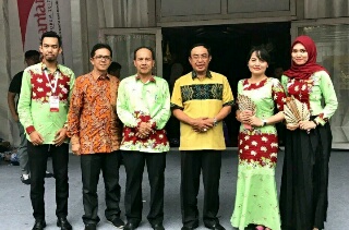 Bupati Inhil Kagumi Keberagaman Budaya Melalui 'Buah Tangan' Masyarakat se-Nusantara