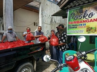 Warga Galang Dana untuk Sembako, Ketua RW: Ini Sumbangan dari Orang yang Belum Mati Rasa 