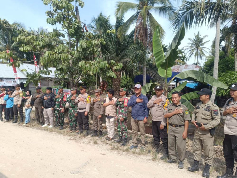 Polsek Tempuling Lakukan Pengamanan Kegiatan Kampanye Paslon Pilkada di Desa Karya Tunas Jaya