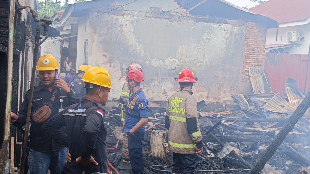 Kebakaran di Pasar Sukaramai Pekanbaru Hanguskan 12 Petak Rumah