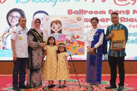 Dari Peluncuran Buku 'Sita Belajar Menjahit', Ini Pesan Gubri Syamsuar untuk Masyarakat Riau