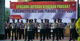 Dinilai Berdedikasi, 56 Orang Personel Polres Siak Diganjar dengan Kenaikan Pangkat