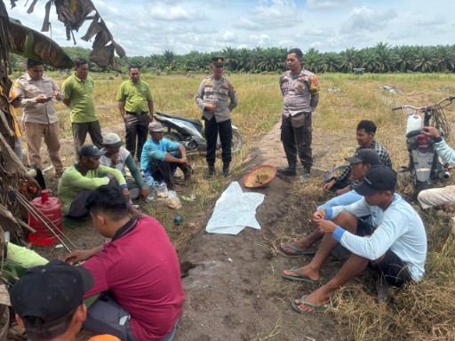 Sambangi Masyarakat Desa Kepenuhan Makmur, Polsek Kepenuhan Ajak Ciptakan Pilkada Damai 2024