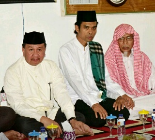 Datangkan UAS, Wabup Inhil Hadiri Maulid Nabi di Benteng