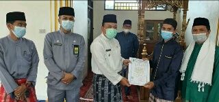 Wabup Husni Mirza Serahkan IMB Masjid Alfurqon Kwalian