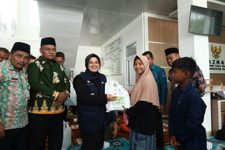 Anak Yatim dan Disabilitas di Siak Terima Bantuan dari Baznas