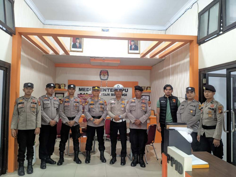 Polres Kuansing Lakukan Pengecekan Preventif Pengamanan Kantor KPUD Dalam Rangka OMP Lancang Kuning 2024